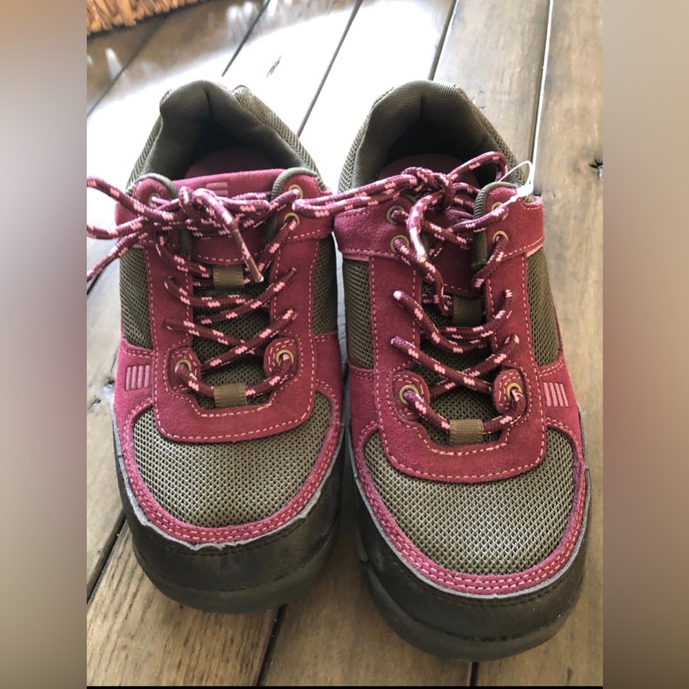 Lands’ End Hiking Sneaker size 7.5